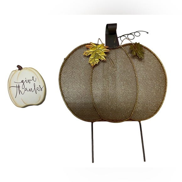 Pumpkin Yard Metal Stake Fall Thanksgiving Porch Decor & Give Thanks wooden sign - Picture 1 of 3